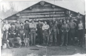 Grand Trunk Pacific railroad crew. (Images are provided for educational and research purposes only. Other use requires permission, please contact the Museum.) thumbnail