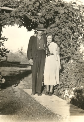 Charlie Wilson and Linnea Hanson.. (Images are provided for educational and research purposes only. Other use requires permission, please contact the Museum.) thumbnail