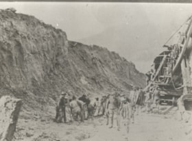 People and a steamshovel working on the Grand Trunk Pacific.. (Images are provided for educational and research purposes only. Other use requires permission, please contact the Museum.) thumbnail