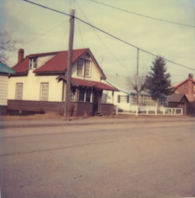 Houses on Queen Street, Smithers, B.C.. (Images are provided for educational and research purposes only. Other use requires permission, please contact the Museum.) thumbnail