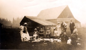 Group photo at the Mackay farm.. (Images are provided for educational and research purposes only. Other use requires permission, please contact the Museum.) thumbnail