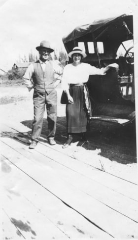 Charlie and Katie Chapman. (Images are provided for educational and research purposes only. Other use requires permission, please contact the Museum.) thumbnail