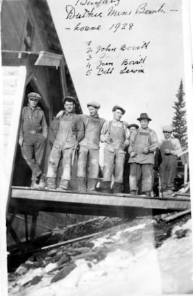 Group of workers at Duthie Mine. (Images are provided for educational and research purposes only. Other use requires permission, please contact the Museum.) thumbnail