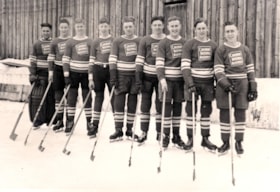 Canadian National Railways Hockey Team. (Images are provided for educational and research purposes only. Other use requires permission, please contact the Museum.) thumbnail
