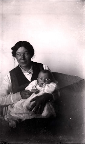 Portrait of Annie McLean (nee Moore) with son, Angus Jr.. (Images are provided for educational and research purposes only. Other use requires permission, please contact the Museum.) thumbnail