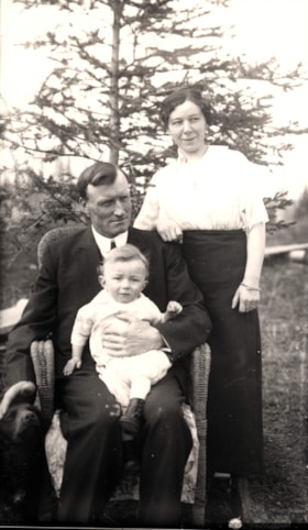 Angus McLean Sr., Angus McLean Jr., and Annie McLean. (Images are provided for educational and research purposes only. Other use requires permission, please contact the Museum.) thumbnail