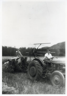 Loading ties from the Shovel Lake at the Preistly farm. (Images are provided for educational and research purposes only. Other use requires permission, please contact the Museum.) thumbnail
