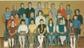 Muheim class photo [Gr. 5?]. (Images are provided for educational and research purposes only. Other use requires permission, please contact the Museum.) thumbnail