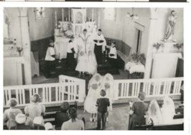 First communion ceremony [at United Church]. (Images are provided for educational and research purposes only. Other use requires permission, please contact the Museum.) thumbnail