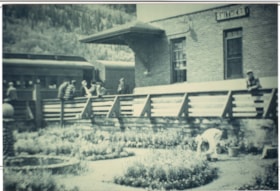 Canadian National (CN) station garden. (Images are provided for educational and research purposes only. Other use requires permission, please contact the Museum.) thumbnail