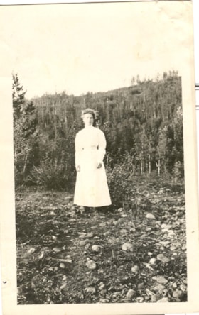 Wife of Willis Eggleston, Alice's mother. (Images are provided for educational and research purposes only. Other use requires permission, please contact the Museum.) thumbnail