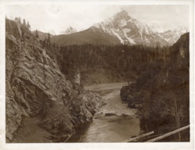 Hagwilget, B.C.. (Images are provided for educational and research purposes only. Other use requires permission, please contact the Museum.) thumbnail