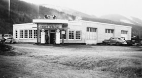 Bovill Motors during Klondike Days. (Images are provided for educational and research purposes only. Other use requires permission, please contact the Museum.) thumbnail