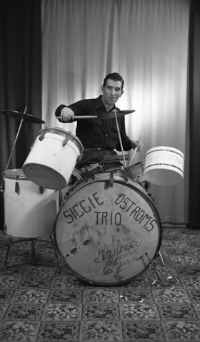 Drummer of Siggie Ostrom's Trio [Smitty Egan?]. (Images are provided for educational and research purposes only. Other use requires permission, please contact the Museum.) thumbnail
