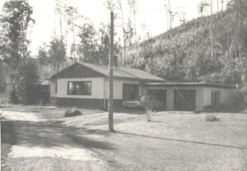 Johnny Wright's Residence. (Images are provided for educational and research purposes only. Other use requires permission, please contact the Museum.) thumbnail