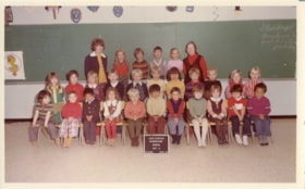 Lake Kathlyn Elementary School Div 4 class photo, 1974-75.. (Images are provided for educational and research purposes only. Other use requires permission, please contact the Museum.) thumbnail