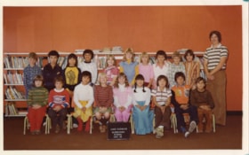 Lake Kathlyn Elementary School class photo, 1977-78.. (Images are provided for educational and research purposes only. Other use requires permission, please contact the Museum.) thumbnail