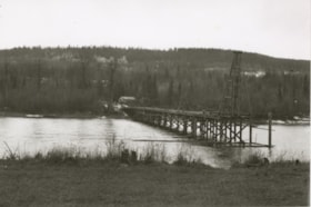 Bridge under construction. (Images are provided for educational and research purposes only. Other use requires permission, please contact the Museum.) thumbnail