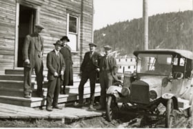 Group outside of a building. (Images are provided for educational and research purposes only. Other use requires permission, please contact the Museum.) thumbnail