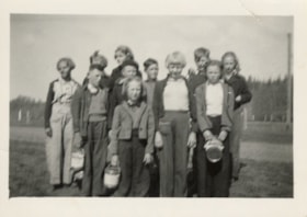 Houston School senior pupils. (Images are provided for educational and research purposes only. Other use requires permission, please contact the Museum.) thumbnail
