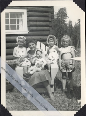 Else Dahlie (nee Widing) with her granddaughters. (Images are provided for educational and research purposes only. Other use requires permission, please contact the Museum.) thumbnail