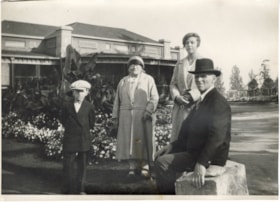 Chapman family in Seattle. (Images are provided for educational and research purposes only. Other use requires permission, please contact the Museum.) thumbnail