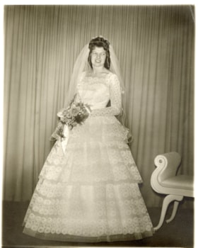 Betty Lu Robinson (Murray) on her wedding day. (Images are provided for educational and research purposes only. Other use requires permission, please contact the Museum.) thumbnail