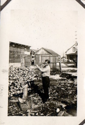 Kintaro Aida chopping wood. (Images are provided for educational and research purposes only. Other use requires permission, please contact the Museum.) thumbnail