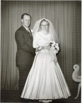 Clarence Stad and Jentina Boes on their wedding day. (Images are provided for educational and research purposes only. Other use requires permission, please contact the Museum.) thumbnail