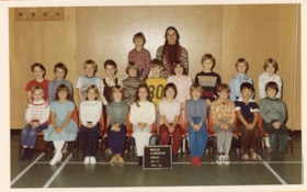 Muheim Memorial Elementary School Div. 9. (Images are provided for educational and research purposes only. Other use requires permission, please contact the Museum.) thumbnail