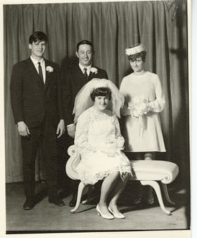 Diane Evans (Swift) bridal party. (Images are provided for educational and research purposes only. Other use requires permission, please contact the Museum.) thumbnail