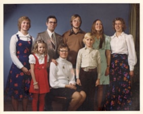 Studio photo of unknown family group. (Images are provided for educational and research purposes only. Other use requires permission, please contact the Museum.) thumbnail