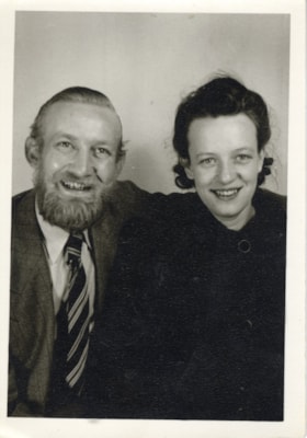 Eva and Carl Anderson. (Images are provided for educational and research purposes only. Other use requires permission, please contact the Museum.) thumbnail