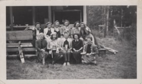 Group of women. (Images are provided for educational and research purposes only. Other use requires permission, please contact the Museum.) thumbnail