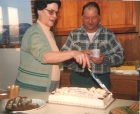 Bill and Anna Morris 25th anniversary. (Images are provided for educational and research purposes only. Other use requires permission, please contact the Museum.) thumbnail