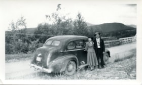 Fanny and Emerson Berndt on a trip. (Images are provided for educational and research purposes only. Other use requires permission, please contact the Museum.) thumbnail
