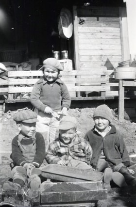 Four unidentified children. (Images are provided for educational and research purposes only. Other use requires permission, please contact the Museum.) thumbnail