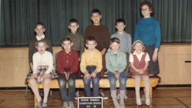 Muheim Memorial Elementary School Div. 19 class photo. (Images are provided for educational and research purposes only. Other use requires permission, please contact the Museum.) thumbnail