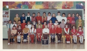 Lake Kathlyn Elementary School Division 2 class photo 1969-70. (Images are provided for educational and research purposes only. Other use requires permission, please contact the Museum.) thumbnail