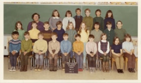 Lake Kathlyn Elementary School Division 2 class photo 1970-71. (Images are provided for educational and research purposes only. Other use requires permission, please contact the Museum.) thumbnail