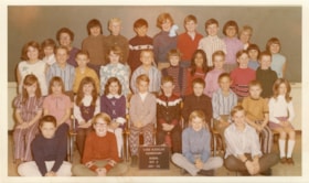 Lake Kathlyn Elementary School Division 2 class photo 1971-72. (Images are provided for educational and research purposes only. Other use requires permission, please contact the Museum.) thumbnail