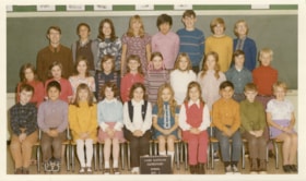 Lake Kathlyn Elementary School Division 1 class photo [1971-72?]. (Images are provided for educational and research purposes only. Other use requires permission, please contact the Museum.) thumbnail