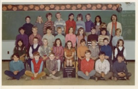 Lake Kathlyn Elementary School Division 1 class photo 1972-1973. (Images are provided for educational and research purposes only. Other use requires permission, please contact the Museum.) thumbnail