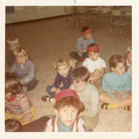 Lake Kathlyn School students seated on the floor. (Images are provided for educational and research purposes only. Other use requires permission, please contact the Museum.) thumbnail