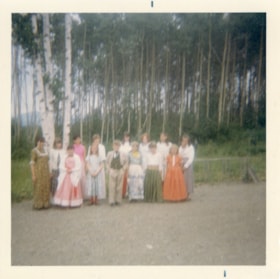 Group of Lake Kathlyn School students in old-fashioned clothes. (Images are provided for educational and research purposes only. Other use requires permission, please contact the Museum.) thumbnail