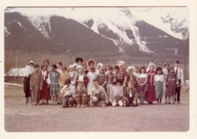Lake Kathlyn Elementary School students in pioneer clothes. (Images are provided for educational and research purposes only. Other use requires permission, please contact the Museum.) thumbnail