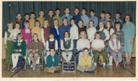 Muheim Elementary School Division 7 class photo. (Images are provided for educational and research purposes only. Other use requires permission, please contact the Museum.) thumbnail