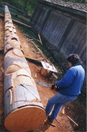 Ken Mowatt working on Delgamuukw totem pole. (Images are provided for educational and research purposes only. Other use requires permission, please contact the Museum.) thumbnail