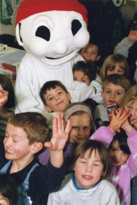French immersion students with Bonhomme. (Images are provided for educational and research purposes only. Other use requires permission, please contact the Museum.) thumbnail