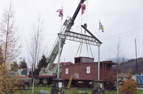 Flanger being moved from Veterans' Peace Park. (Images are provided for educational and research purposes only. Other use requires permission, please contact the Museum.) thumbnail